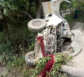 Almora News: खाई में गिरा वाहन, दो महिलाओं की मौत, चालक गंभीर रूप से घायल