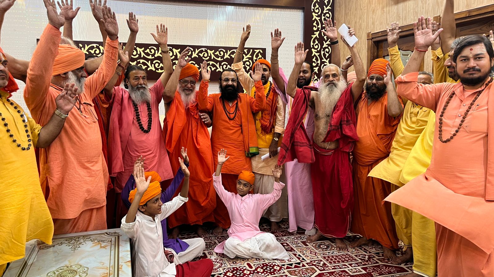 Uttarakhand: सनातन धर्म के प्रति अनर्गल टिप्पणियों का अखाड़ा परिषद और संत समिति ने किया कड़ा विरोध, आंदोलन की दी चेतावनी
